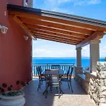 Three-bedroom In Prigradica