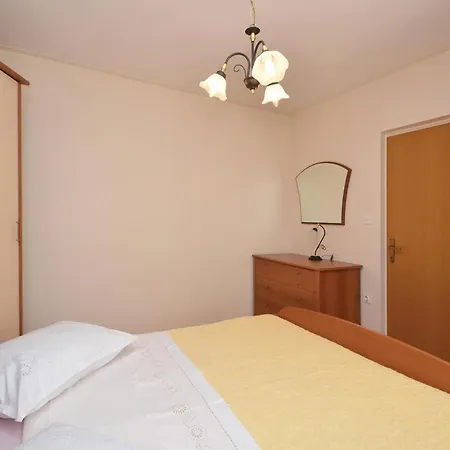 Three-bedroom In Lägenhet *