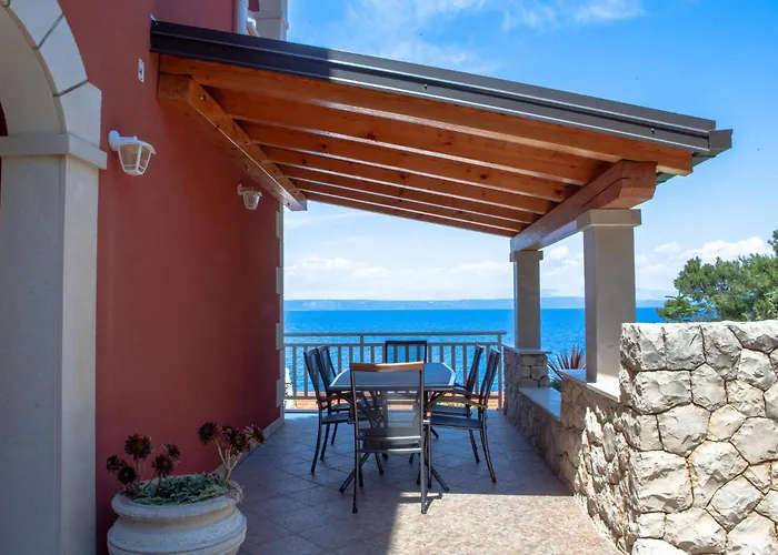 Three-bedroom In بريغراديكا