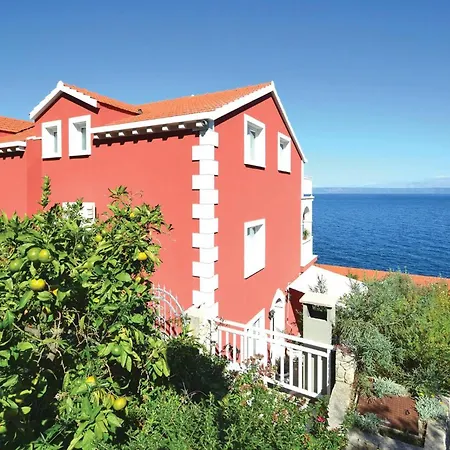 Appartement Three-bedroom In