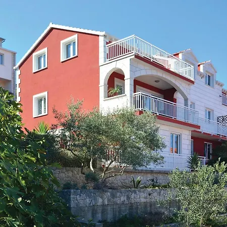 Three-bedroom In Appartement *