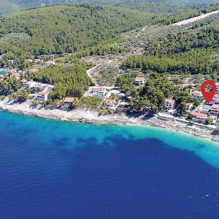 Three-bedroom In Appartement Prigradica