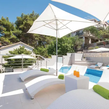 Three-bedroom In * Prigradica