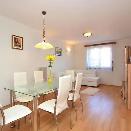 Three-bedroom In * Prigradica