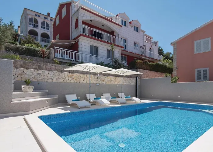 Three-bedroom In Διαμέρισμα