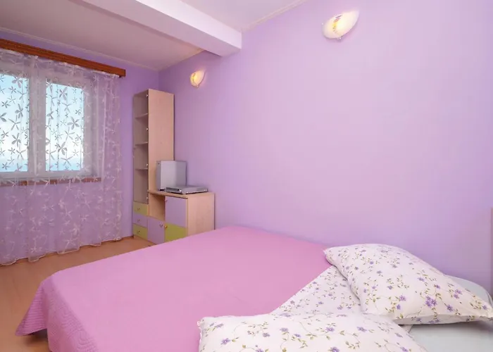 Three-bedroom In Prigradica