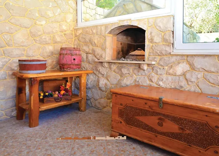 Three-bedroom In Διαμέρισμα